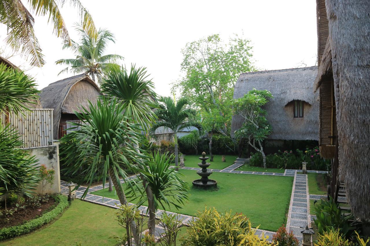 Taman liburan Molamola House